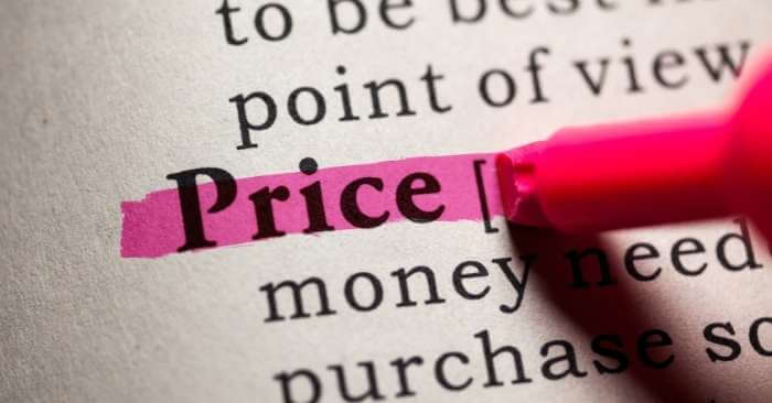 página de dicionário com a palavra "price", preço em inglês, grafada com marca-texto rosa